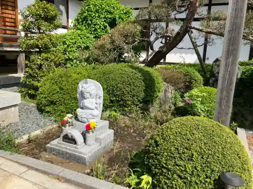 林清寺の{uncategorized: "未分類", other: "その他", undefined: "問題あり", building: "その他建物", grave: "お墓", sacred_gate: "鳥居", guardian: "狛犬", statue: "像", buddha: "仏像", history: "歴史", nature: "自然", garden: "庭園", animal: "動物", pagoda: "塔", temizu: "手水舎", mountain_gate: "山門・神門", sanctuary: "本殿・本堂", subordinate: "末社・摂社", art: "芸術", scenery: "景色", jizo: "地蔵", ema: "絵馬", goshuin: "御朱印", omikuji: "おみくじ", items: "授与品その他", amulet: "お守り", goshuincho: "御朱印帳", eats: "食事", festival: "お祭り", votive_dance: "神楽", shichigosan: "七五三参", wedding: "結婚式", experience: "体験その他", initially: "初詣", around: "周辺", anti_infection: "感染症対策"}