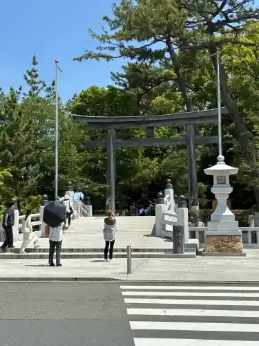 寒川神社の{uncategorized: "未分類", other: "その他", undefined: "問題あり", building: "その他建物", grave: "お墓", sacred_gate: "鳥居", guardian: "狛犬", statue: "像", buddha: "仏像", history: "歴史", nature: "自然", garden: "庭園", animal: "動物", pagoda: "塔", temizu: "手水舎", mountain_gate: "山門・神門", sanctuary: "本殿・本堂", subordinate: "末社・摂社", art: "芸術", scenery: "景色", jizo: "地蔵", ema: "絵馬", goshuin: "御朱印", omikuji: "おみくじ", items: "授与品その他", amulet: "お守り", goshuincho: "御朱印帳", eats: "食事", festival: "お祭り", votive_dance: "神楽", shichigosan: "七五三参", wedding: "結婚式", experience: "体験その他", initially: "初詣", around: "周辺", anti_infection: "感染症対策"}