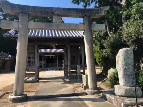 築狭神社の鳥居