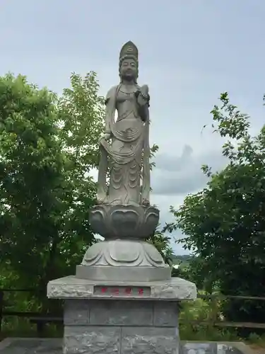 布施弁天 東海寺の仏像