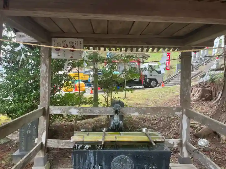 夏井諏訪神社の{uncategorized: "未分類", other: "その他", undefined: "問題あり", building: "その他建物", grave: "お墓", sacred_gate: "鳥居", guardian: "狛犬", statue: "像", buddha: "仏像", history: "歴史", nature: "自然", garden: "庭園", animal: "動物", pagoda: "塔", temizu: "手水舎", mountain_gate: "山門・神門", sanctuary: "本殿・本堂", subordinate: "末社・摂社", art: "芸術", scenery: "景色", jizo: "地蔵", ema: "絵馬", goshuin: "御朱印", omikuji: "おみくじ", items: "授与品その他", amulet: "お守り", goshuincho: "御朱印帳", eats: "食事", festival: "お祭り", votive_dance: "神楽", shichigosan: "七五三参", wedding: "結婚式", experience: "体験その他", initially: "初詣", around: "周辺", anti_infection: "感染症対策"}