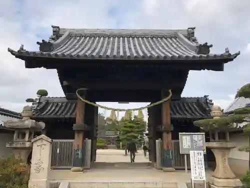 誉田八幡宮の山門