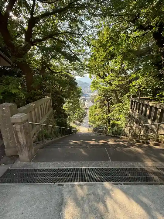貴船神社の{uncategorized: "未分類", other: "その他", undefined: "問題あり", building: "その他建物", grave: "お墓", sacred_gate: "鳥居", guardian: "狛犬", statue: "像", buddha: "仏像", history: "歴史", nature: "自然", garden: "庭園", animal: "動物", pagoda: "塔", temizu: "手水舎", mountain_gate: "山門・神門", sanctuary: "本殿・本堂", subordinate: "末社・摂社", art: "芸術", scenery: "景色", jizo: "地蔵", ema: "絵馬", goshuin: "御朱印", omikuji: "おみくじ", items: "授与品その他", amulet: "お守り", goshuincho: "御朱印帳", eats: "食事", festival: "お祭り", votive_dance: "神楽", shichigosan: "七五三参", wedding: "結婚式", experience: "体験その他", initially: "初詣", around: "周辺", anti_infection: "感染症対策"}