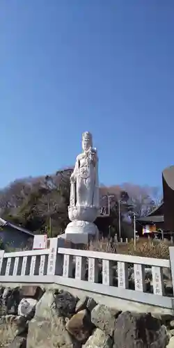 埼玉厄除け開運大師・龍泉寺（切り絵御朱印発祥の寺）の仏像