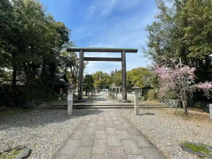 滋賀県護国神社の{uncategorized: "未分類", other: "その他", undefined: "問題あり", building: "その他建物", grave: "お墓", sacred_gate: "鳥居", guardian: "狛犬", statue: "像", buddha: "仏像", history: "歴史", nature: "自然", garden: "庭園", animal: "動物", pagoda: "塔", temizu: "手水舎", mountain_gate: "山門・神門", sanctuary: "本殿・本堂", subordinate: "末社・摂社", art: "芸術", scenery: "景色", jizo: "地蔵", ema: "絵馬", goshuin: "御朱印", omikuji: "おみくじ", items: "授与品その他", amulet: "お守り", goshuincho: "御朱印帳", eats: "食事", festival: "お祭り", votive_dance: "神楽", shichigosan: "七五三参", wedding: "結婚式", experience: "体験その他", initially: "初詣", around: "周辺", anti_infection: "感染症対策"}
