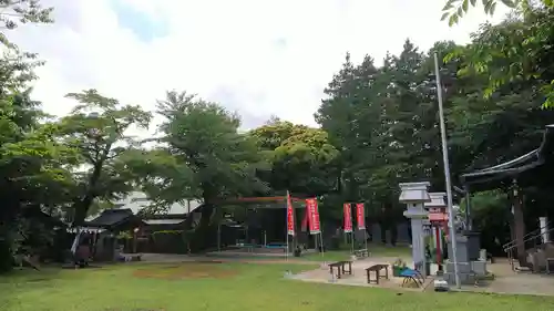 新倉氷川八幡神社の庭園