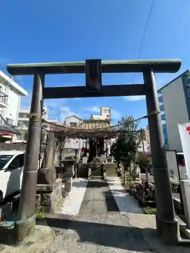 船場菅原神社の{uncategorized: "未分類", other: "その他", undefined: "問題あり", building: "その他建物", grave: "お墓", sacred_gate: "鳥居", guardian: "狛犬", statue: "像", buddha: "仏像", history: "歴史", nature: "自然", garden: "庭園", animal: "動物", pagoda: "塔", temizu: "手水舎", mountain_gate: "山門・神門", sanctuary: "本殿・本堂", subordinate: "末社・摂社", art: "芸術", scenery: "景色", jizo: "地蔵", ema: "絵馬", goshuin: "御朱印", omikuji: "おみくじ", items: "授与品その他", amulet: "お守り", goshuincho: "御朱印帳", eats: "食事", festival: "お祭り", votive_dance: "神楽", shichigosan: "七五三参", wedding: "結婚式", experience: "体験その他", initially: "初詣", around: "周辺", anti_infection: "感染症対策"}