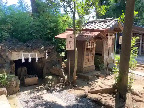 鳩ヶ谷氷川神社の末社