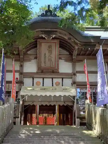 敢國神社の本殿・本堂