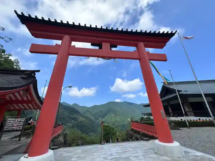熊野那智大社(和歌山県)