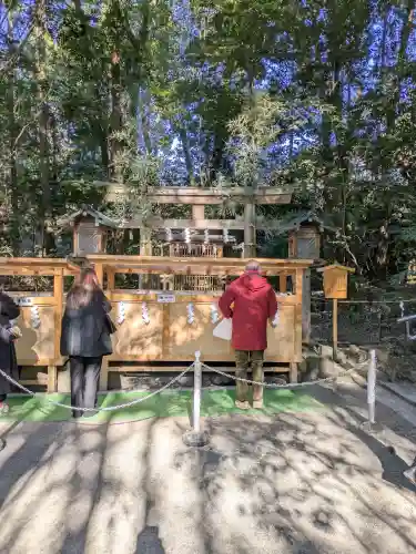 祓戸神社（大神神社摂社）の{uncategorized: "未分類", other: "その他", undefined: "問題あり", building: "その他建物", grave: "お墓", sacred_gate: "鳥居", guardian: "狛犬", statue: "像", buddha: "仏像", history: "歴史", nature: "自然", garden: "庭園", animal: "動物", pagoda: "塔", temizu: "手水舎", mountain_gate: "山門・神門", sanctuary: "本殿・本堂", subordinate: "末社・摂社", art: "芸術", scenery: "景色", jizo: "地蔵", ema: "絵馬", goshuin: "御朱印", omikuji: "おみくじ", items: "授与品その他", amulet: "お守り", goshuincho: "御朱印帳", eats: "食事", festival: "お祭り", votive_dance: "神楽", shichigosan: "七五三参", wedding: "結婚式", experience: "体験その他", initially: "初詣", around: "周辺", anti_infection: "感染症対策"}