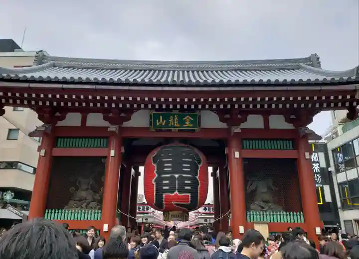浅草寺の山門・神門