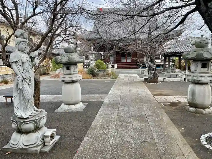 廣龍寺の{uncategorized: "未分類", other: "その他", undefined: "問題あり", building: "その他建物", grave: "お墓", sacred_gate: "鳥居", guardian: "狛犬", statue: "像", buddha: "仏像", history: "歴史", nature: "自然", garden: "庭園", animal: "動物", pagoda: "塔", temizu: "手水舎", mountain_gate: "山門・神門", sanctuary: "本殿・本堂", subordinate: "末社・摂社", art: "芸術", scenery: "景色", jizo: "地蔵", ema: "絵馬", goshuin: "御朱印", omikuji: "おみくじ", items: "授与品その他", amulet: "お守り", goshuincho: "御朱印帳", eats: "食事", festival: "お祭り", votive_dance: "神楽", shichigosan: "七五三参", wedding: "結婚式", experience: "体験その他", initially: "初詣", around: "周辺", anti_infection: "感染症対策"}