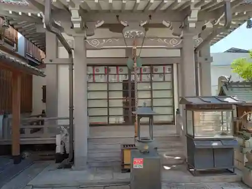 自性院の本殿・本堂