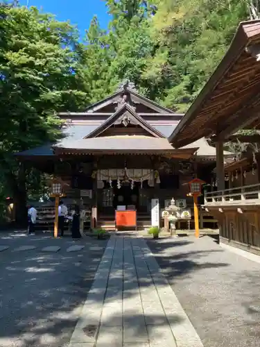 新倉富士浅間神社の本殿