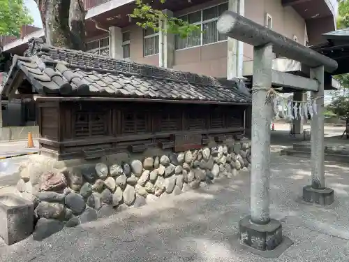 高城神社の{uncategorized: "未分類", other: "その他", undefined: "問題あり", building: "その他建物", grave: "お墓", sacred_gate: "鳥居", guardian: "狛犬", statue: "像", buddha: "仏像", history: "歴史", nature: "自然", garden: "庭園", animal: "動物", pagoda: "塔", temizu: "手水舎", mountain_gate: "山門・神門", sanctuary: "本殿・本堂", subordinate: "末社・摂社", art: "芸術", scenery: "景色", jizo: "地蔵", ema: "絵馬", goshuin: "御朱印", omikuji: "おみくじ", items: "授与品その他", amulet: "お守り", goshuincho: "御朱印帳", eats: "食事", festival: "お祭り", votive_dance: "神楽", shichigosan: "七五三参", wedding: "結婚式", experience: "体験その他", initially: "初詣", around: "周辺", anti_infection: "感染症対策"}