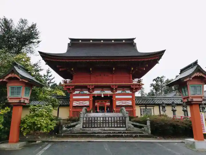美濃國一宮 南宮大社の山門・神門