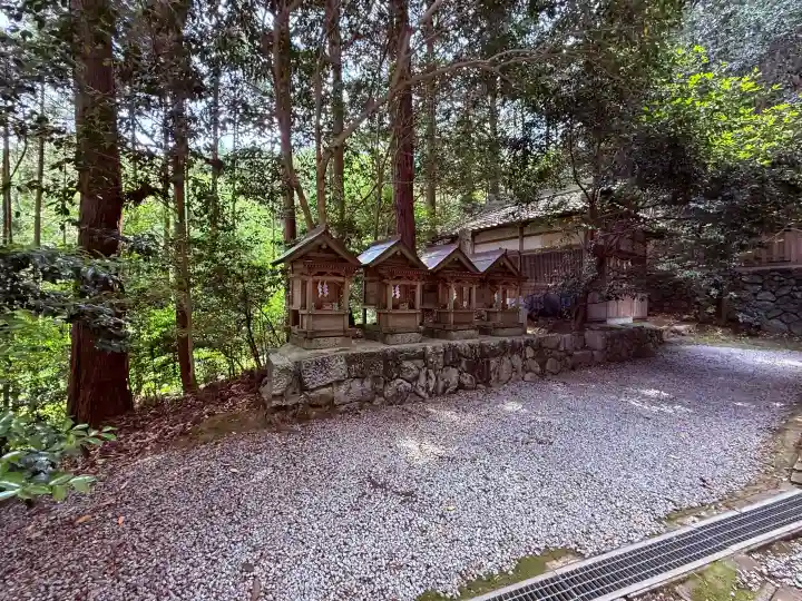 葛木御歳神社の{uncategorized: "未分類", other: "その他", undefined: "問題あり", building: "その他建物", grave: "お墓", sacred_gate: "鳥居", guardian: "狛犬", statue: "像", buddha: "仏像", history: "歴史", nature: "自然", garden: "庭園", animal: "動物", pagoda: "塔", temizu: "手水舎", mountain_gate: "山門・神門", sanctuary: "本殿・本堂", subordinate: "末社・摂社", art: "芸術", scenery: "景色", jizo: "地蔵", ema: "絵馬", goshuin: "御朱印", omikuji: "おみくじ", items: "授与品その他", amulet: "お守り", goshuincho: "御朱印帳", eats: "食事", festival: "お祭り", votive_dance: "神楽", shichigosan: "七五三参", wedding: "結婚式", experience: "体験その他", initially: "初詣", around: "周辺", anti_infection: "感染症対策"}