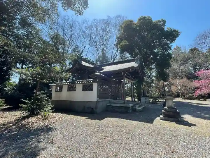 入江神社の{uncategorized: "未分類", other: "その他", undefined: "問題あり", building: "その他建物", grave: "お墓", sacred_gate: "鳥居", guardian: "狛犬", statue: "像", buddha: "仏像", history: "歴史", nature: "自然", garden: "庭園", animal: "動物", pagoda: "塔", temizu: "手水舎", mountain_gate: "山門・神門", sanctuary: "本殿・本堂", subordinate: "末社・摂社", art: "芸術", scenery: "景色", jizo: "地蔵", ema: "絵馬", goshuin: "御朱印", omikuji: "おみくじ", items: "授与品その他", amulet: "お守り", goshuincho: "御朱印帳", eats: "食事", festival: "お祭り", votive_dance: "神楽", shichigosan: "七五三参", wedding: "結婚式", experience: "体験その他", initially: "初詣", around: "周辺", anti_infection: "感染症対策"}