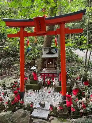 白笹稲荷神社の末社・摂社
