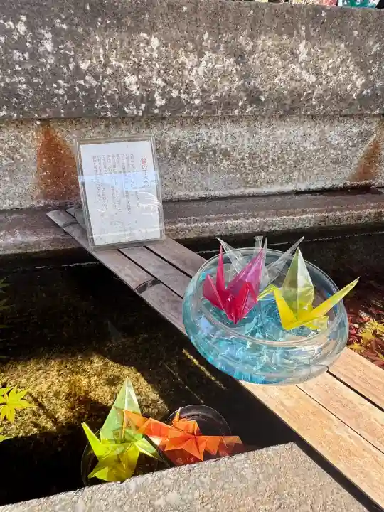 吉野神宮の{uncategorized: "未分類", other: "その他", undefined: "問題あり", building: "その他建物", grave: "お墓", sacred_gate: "鳥居", guardian: "狛犬", statue: "像", buddha: "仏像", history: "歴史", nature: "自然", garden: "庭園", animal: "動物", pagoda: "塔", temizu: "手水舎", mountain_gate: "山門・神門", sanctuary: "本殿・本堂", subordinate: "末社・摂社", art: "芸術", scenery: "景色", jizo: "地蔵", ema: "絵馬", goshuin: "御朱印", omikuji: "おみくじ", items: "授与品その他", amulet: "お守り", goshuincho: "御朱印帳", eats: "食事", festival: "お祭り", votive_dance: "神楽", shichigosan: "七五三参", wedding: "結婚式", experience: "体験その他", initially: "初詣", around: "周辺", anti_infection: "感染症対策"}