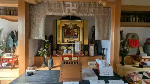 林陽寺の{uncategorized: "未分類", other: "その他", undefined: "問題あり", building: "その他建物", grave: "お墓", sacred_gate: "鳥居", guardian: "狛犬", statue: "像", buddha: "仏像", history: "歴史", nature: "自然", garden: "庭園", animal: "動物", pagoda: "塔", temizu: "手水舎", mountain_gate: "山門・神門", sanctuary: "本殿・本堂", subordinate: "末社・摂社", art: "芸術", scenery: "景色", jizo: "地蔵", ema: "絵馬", goshuin: "御朱印", omikuji: "おみくじ", items: "授与品その他", amulet: "お守り", goshuincho: "御朱印帳", eats: "食事", festival: "お祭り", votive_dance: "神楽", shichigosan: "七五三参", wedding: "結婚式", experience: "体験その他", initially: "初詣", around: "周辺", anti_infection: "感染症対策"}