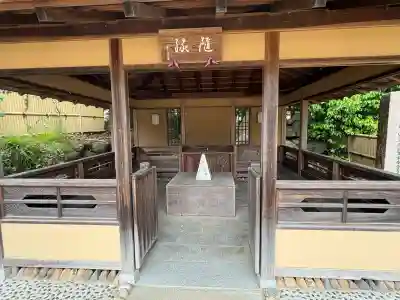 弓弦羽神社の{uncategorized: "未分類", other: "その他", undefined: "問題あり", building: "その他建物", grave: "お墓", sacred_gate: "鳥居", guardian: "狛犬", statue: "像", buddha: "仏像", history: "歴史", nature: "自然", garden: "庭園", animal: "動物", pagoda: "塔", temizu: "手水舎", mountain_gate: "山門・神門", sanctuary: "本殿・本堂", subordinate: "末社・摂社", art: "芸術", scenery: "景色", jizo: "地蔵", ema: "絵馬", goshuin: "御朱印", omikuji: "おみくじ", items: "授与品その他", amulet: "お守り", goshuincho: "御朱印帳", eats: "食事", festival: "お祭り", votive_dance: "神楽", shichigosan: "七五三参", wedding: "結婚式", experience: "体験その他", initially: "初詣", around: "周辺", anti_infection: "感染症対策"}