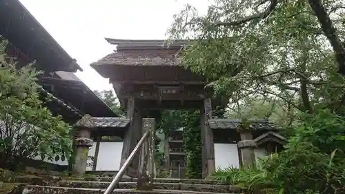 前山寺の山門・神門