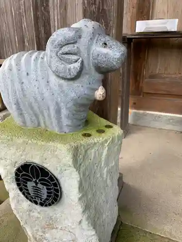 羊神社の狛犬