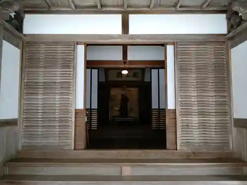 親王院の{uncategorized: "未分類", other: "その他", undefined: "問題あり", building: "その他建物", grave: "お墓", sacred_gate: "鳥居", guardian: "狛犬", statue: "像", buddha: "仏像", history: "歴史", nature: "自然", garden: "庭園", animal: "動物", pagoda: "塔", temizu: "手水舎", mountain_gate: "山門・神門", sanctuary: "本殿・本堂", subordinate: "末社・摂社", art: "芸術", scenery: "景色", jizo: "地蔵", ema: "絵馬", goshuin: "御朱印", omikuji: "おみくじ", items: "授与品その他", amulet: "お守り", goshuincho: "御朱印帳", eats: "食事", festival: "お祭り", votive_dance: "神楽", shichigosan: "七五三参", wedding: "結婚式", experience: "体験その他", initially: "初詣", around: "周辺", anti_infection: "感染症対策"}