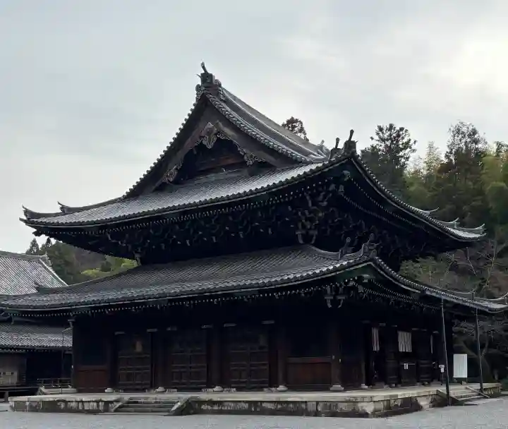 御寺 泉涌寺の{uncategorized: "未分類", other: "その他", undefined: "問題あり", building: "その他建物", grave: "お墓", sacred_gate: "鳥居", guardian: "狛犬", statue: "像", buddha: "仏像", history: "歴史", nature: "自然", garden: "庭園", animal: "動物", pagoda: "塔", temizu: "手水舎", mountain_gate: "山門・神門", sanctuary: "本殿・本堂", subordinate: "末社・摂社", art: "芸術", scenery: "景色", jizo: "地蔵", ema: "絵馬", goshuin: "御朱印", omikuji: "おみくじ", items: "授与品その他", amulet: "お守り", goshuincho: "御朱印帳", eats: "食事", festival: "お祭り", votive_dance: "神楽", shichigosan: "七五三参", wedding: "結婚式", experience: "体験その他", initially: "初詣", around: "周辺", anti_infection: "感染症対策"}
