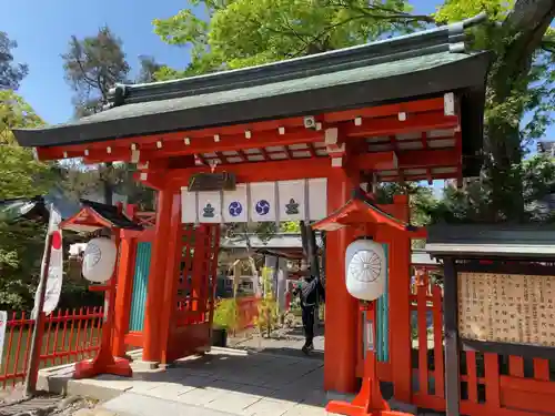 生島足島神社の山門