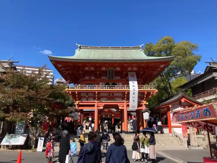 生田神社の山門・神門