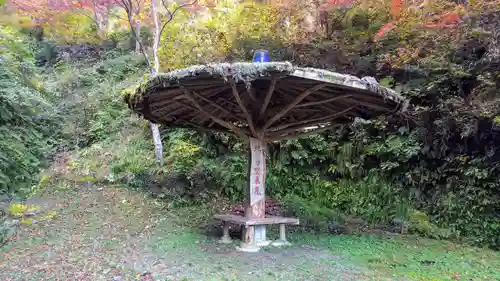 鳥居観音の庭園