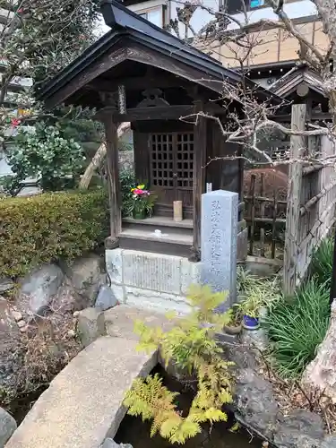 医王寺の本殿・本堂