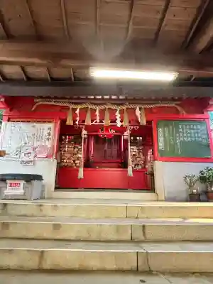 音次郎稲荷神社の{uncategorized: "未分類", other: "その他", undefined: "問題あり", building: "その他建物", grave: "お墓", sacred_gate: "鳥居", guardian: "狛犬", statue: "像", buddha: "仏像", history: "歴史", nature: "自然", garden: "庭園", animal: "動物", pagoda: "塔", temizu: "手水舎", mountain_gate: "山門・神門", sanctuary: "本殿・本堂", subordinate: "末社・摂社", art: "芸術", scenery: "景色", jizo: "地蔵", ema: "絵馬", goshuin: "御朱印", omikuji: "おみくじ", items: "授与品その他", amulet: "お守り", goshuincho: "御朱印帳", eats: "食事", festival: "お祭り", votive_dance: "神楽", shichigosan: "七五三参", wedding: "結婚式", experience: "体験その他", initially: "初詣", around: "周辺", anti_infection: "感染症対策"}