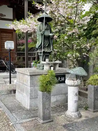 和田寺の像