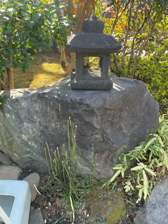栄松院の{uncategorized: "未分類", other: "その他", undefined: "問題あり", building: "その他建物", grave: "お墓", sacred_gate: "鳥居", guardian: "狛犬", statue: "像", buddha: "仏像", history: "歴史", nature: "自然", garden: "庭園", animal: "動物", pagoda: "塔", temizu: "手水舎", mountain_gate: "山門・神門", sanctuary: "本殿・本堂", subordinate: "末社・摂社", art: "芸術", scenery: "景色", jizo: "地蔵", ema: "絵馬", goshuin: "御朱印", omikuji: "おみくじ", items: "授与品その他", amulet: "お守り", goshuincho: "御朱印帳", eats: "食事", festival: "お祭り", votive_dance: "神楽", shichigosan: "七五三参", wedding: "結婚式", experience: "体験その他", initially: "初詣", around: "周辺", anti_infection: "感染症対策"}