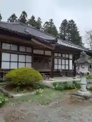 八幡寺の本殿