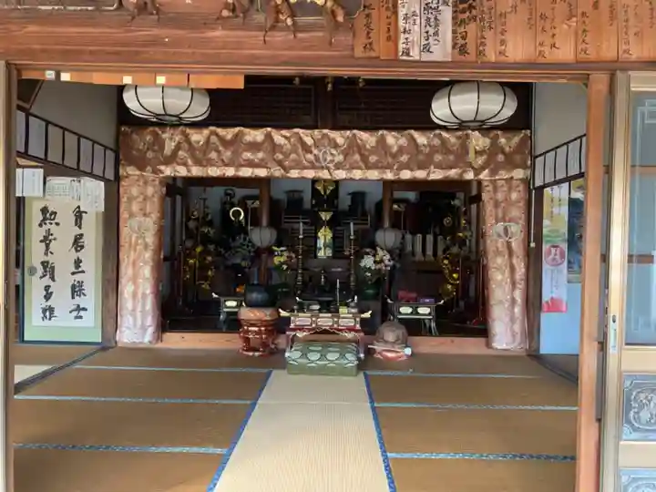 宝蔵寺の本殿・本堂