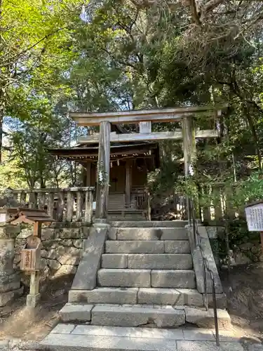 石上神宮の末社・摂社