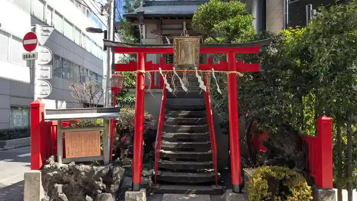 講武稲荷神社の鳥居