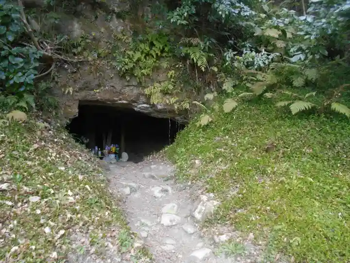 法華堂跡(源頼朝墓・北条義時墓)のお墓