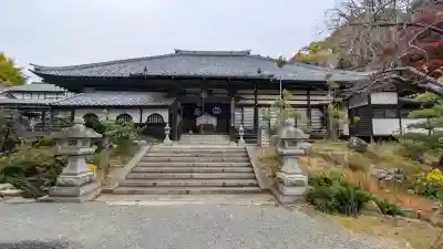 楽法寺（雨引観音）の{uncategorized: "未分類", other: "その他", undefined: "問題あり", building: "その他建物", grave: "お墓", sacred_gate: "鳥居", guardian: "狛犬", statue: "像", buddha: "仏像", history: "歴史", nature: "自然", garden: "庭園", animal: "動物", pagoda: "塔", temizu: "手水舎", mountain_gate: "山門・神門", sanctuary: "本殿・本堂", subordinate: "末社・摂社", art: "芸術", scenery: "景色", jizo: "地蔵", ema: "絵馬", goshuin: "御朱印", omikuji: "おみくじ", items: "授与品その他", amulet: "お守り", goshuincho: "御朱印帳", eats: "食事", festival: "お祭り", votive_dance: "神楽", shichigosan: "七五三参", wedding: "結婚式", experience: "体験その他", initially: "初詣", around: "周辺", anti_infection: "感染症対策"}