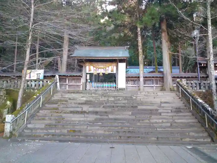 諏訪大社の山門・神門