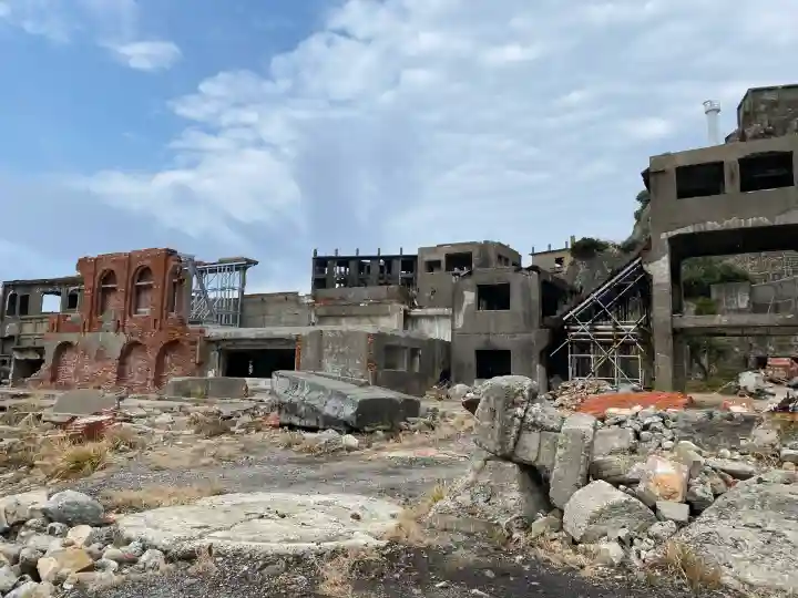 端島神社の{uncategorized: "未分類", other: "その他", undefined: "問題あり", building: "その他建物", grave: "お墓", sacred_gate: "鳥居", guardian: "狛犬", statue: "像", buddha: "仏像", history: "歴史", nature: "自然", garden: "庭園", animal: "動物", pagoda: "塔", temizu: "手水舎", mountain_gate: "山門・神門", sanctuary: "本殿・本堂", subordinate: "末社・摂社", art: "芸術", scenery: "景色", jizo: "地蔵", ema: "絵馬", goshuin: "御朱印", omikuji: "おみくじ", items: "授与品その他", amulet: "お守り", goshuincho: "御朱印帳", eats: "食事", festival: "お祭り", votive_dance: "神楽", shichigosan: "七五三参", wedding: "結婚式", experience: "体験その他", initially: "初詣", around: "周辺", anti_infection: "感染症対策"}