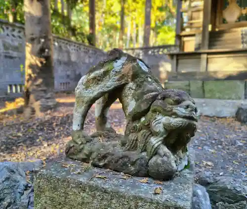 春日社（小山）の狛犬