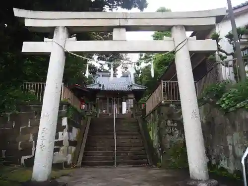 諏訪神社の鳥居
