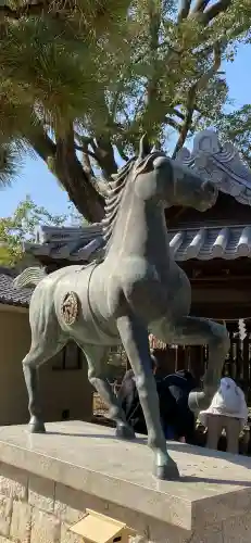 藤森神社の{uncategorized: "未分類", other: "その他", undefined: "問題あり", building: "その他建物", grave: "お墓", sacred_gate: "鳥居", guardian: "狛犬", statue: "像", buddha: "仏像", history: "歴史", nature: "自然", garden: "庭園", animal: "動物", pagoda: "塔", temizu: "手水舎", mountain_gate: "山門・神門", sanctuary: "本殿・本堂", subordinate: "末社・摂社", art: "芸術", scenery: "景色", jizo: "地蔵", ema: "絵馬", goshuin: "御朱印", omikuji: "おみくじ", items: "授与品その他", amulet: "お守り", goshuincho: "御朱印帳", eats: "食事", festival: "お祭り", votive_dance: "神楽", shichigosan: "七五三参", wedding: "結婚式", experience: "体験その他", initially: "初詣", around: "周辺", anti_infection: "感染症対策"}