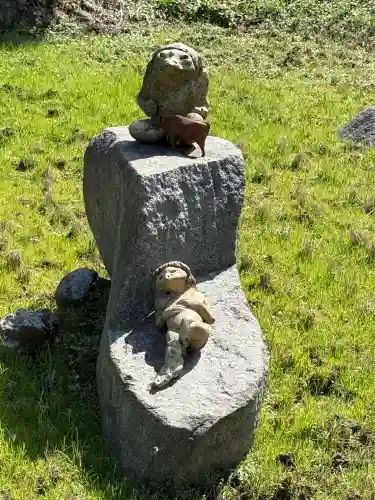 岐阜護國神社の{uncategorized: "未分類", other: "その他", undefined: "問題あり", building: "その他建物", grave: "お墓", sacred_gate: "鳥居", guardian: "狛犬", statue: "像", buddha: "仏像", history: "歴史", nature: "自然", garden: "庭園", animal: "動物", pagoda: "塔", temizu: "手水舎", mountain_gate: "山門・神門", sanctuary: "本殿・本堂", subordinate: "末社・摂社", art: "芸術", scenery: "景色", jizo: "地蔵", ema: "絵馬", goshuin: "御朱印", omikuji: "おみくじ", items: "授与品その他", amulet: "お守り", goshuincho: "御朱印帳", eats: "食事", festival: "お祭り", votive_dance: "神楽", shichigosan: "七五三参", wedding: "結婚式", experience: "体験その他", initially: "初詣", around: "周辺", anti_infection: "感染症対策"}